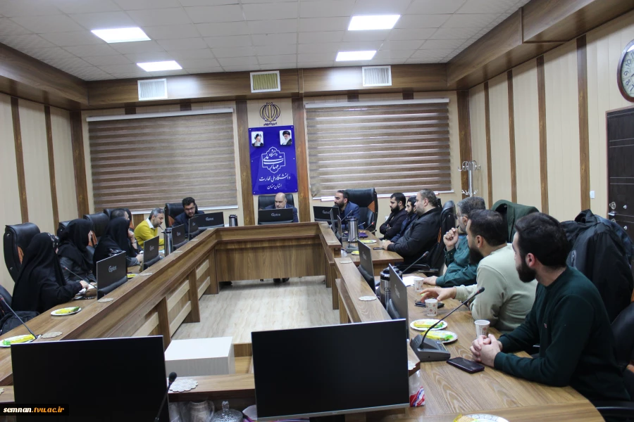 حضور فرمانده ناحیه بسیج دانشجویی استان سمنان در دانشگاه ملی مهارت استان و دیدار با سرپرست دانشگاه 2