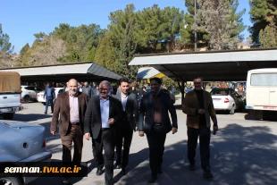 ادای احترام شرکت‌کنندگان در آیین افتتاحیه دوره ارزیابی صلاحیت حرفه‌ای شرکت توزیع نیروی برق استان سمنان به شهید گمنام دانشگاه ملی مهارت استان 8